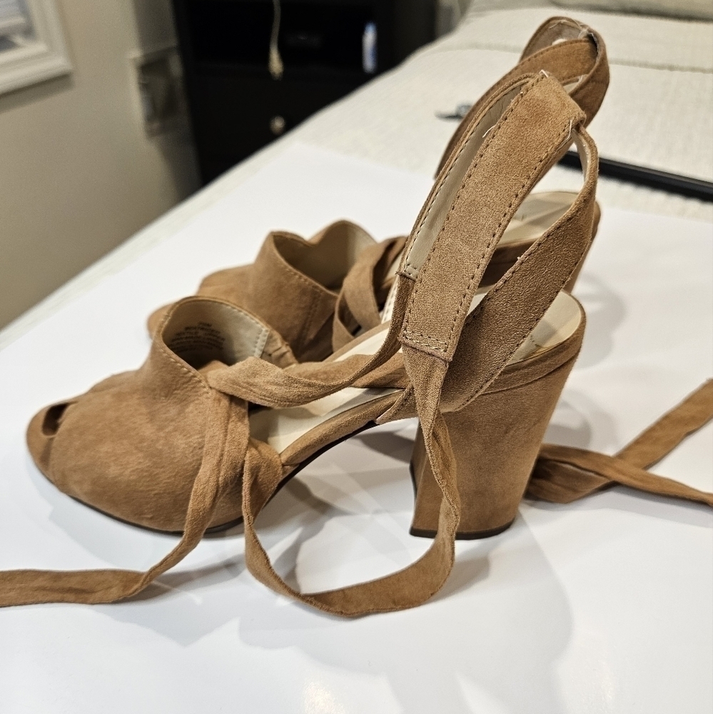 NINE West Beatriceo Ankle Wrap Suede Heels in brown size 7.5 - Picture 2 of 4